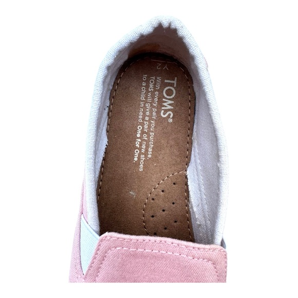 Tom’s Size 2(Youth) pink and white canvas slip-ons. - Picture 5 of 6